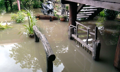 สะพานข้ามบ่อครับ เหลือแต่ราว