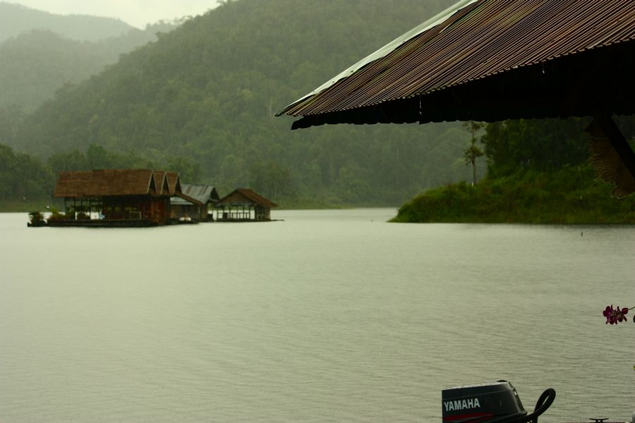 หลบฝนก่อนครับบบบบบบบบบ