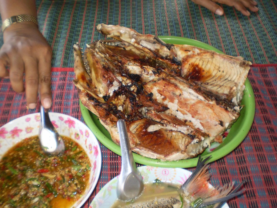 หม่ำ หม่ำ กันครับ

 :laughing: :laughing: :laughing: :laughing: