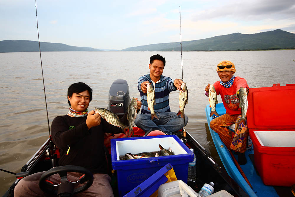 ลากันด้วยภาพนี้ขอรับ
ขอบคุณทุกๆเสียงสายที่แวะมาเป็นแรงใจ

 :cool: :cool: