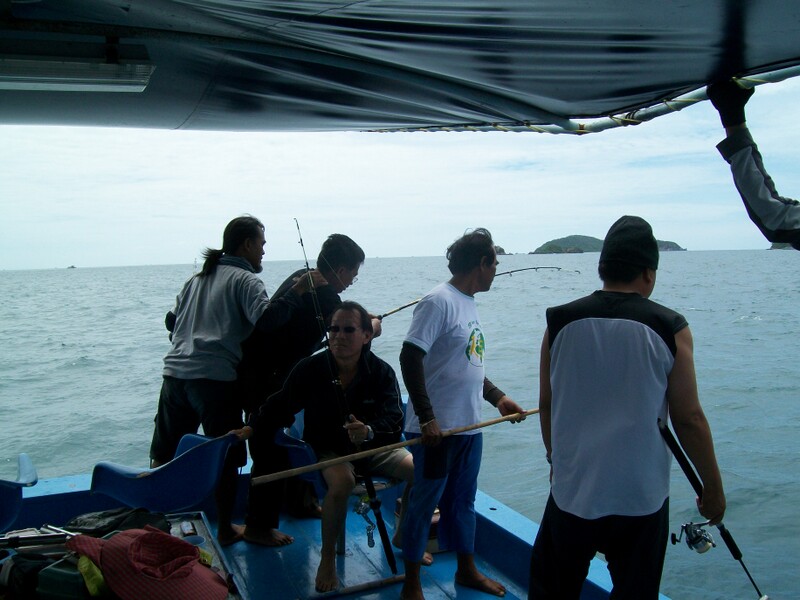 งานนี้ไต๋สมชายเป็นมือตะขอเองครับ  :grin: