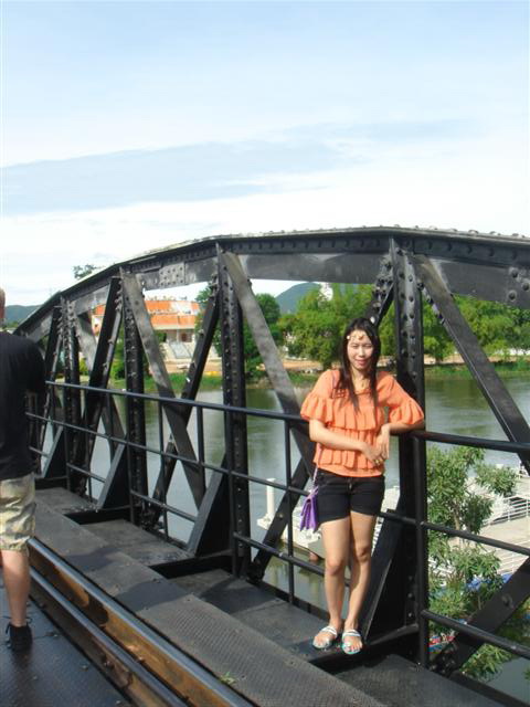 แวะเก็บภาพสวยๆก่อนกลับ...

นางแบบจำใจ...

 :cool: :cool:
