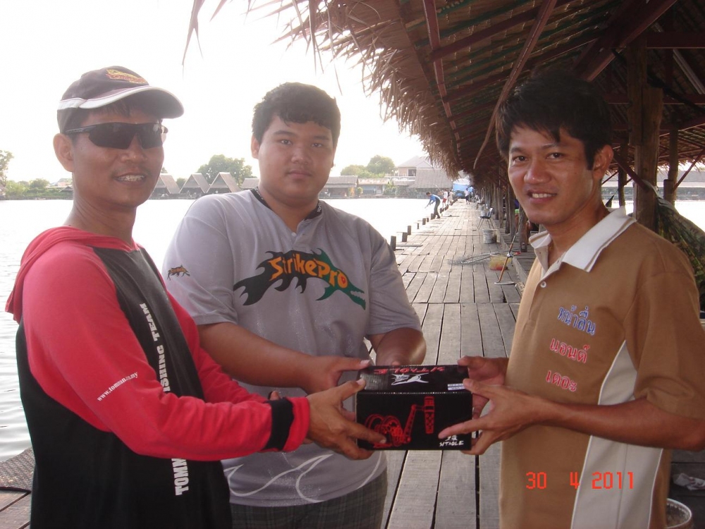[q][i]อ้างถึง: โจ้j.hunters. posted: 20-09-2554, 21:27:49[/i]

บ้านนี้อบอุ่นตลอดเลยครับ  งานนี้ขอค