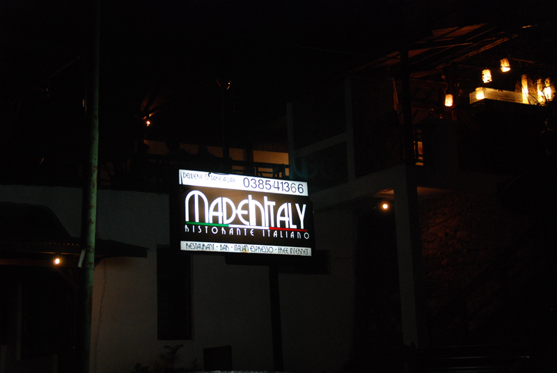 ร้านนี้ปิดดึกสุดแล้วในเกาะ 

แต่เบอร์โทร โทรไป จะติดที่ชลบุรีเรามั้ยเนี่ย