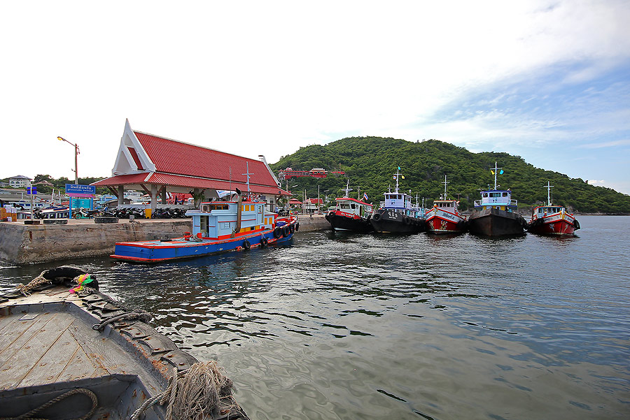 
 [b] เรือเคลื่อนออกจากท่าแล้ว 

ผมเองก็เริ่มง่วงแล้วเหมือนกัน[/b]


 :grin: