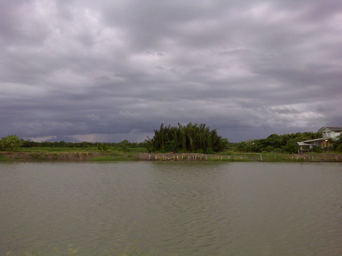 ลากันด้วยภาพฝนกำลังมาครับ ไว้ทรปหน้าถ้ามีโอกาส หรือมีอารมณ์ ถ่ายรูป ผมจะเอามาลงให้พี่ๆน้องๆ ได้ชมกัน