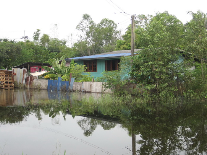 ภาพส่วนหนึ่งของบ้านที่ประสบอุทกภัยครั้งนี้ครับ