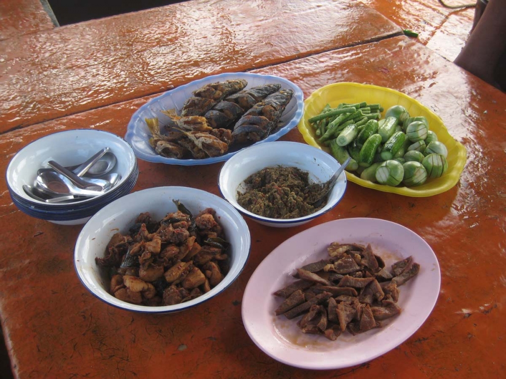 แล้ววุ่นวายกับการกินข้าว