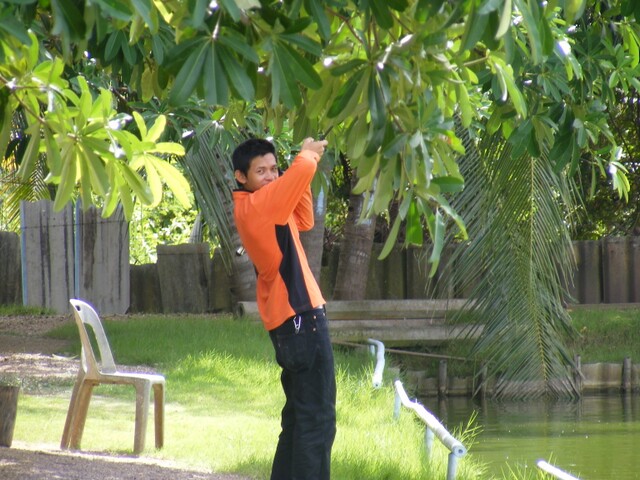 ตากล้อง ไมยอมเดินตามมาเก็บภาพ เหตุผลเพราะ  กรูร้อน  :laughing: :laughing: :laughing: :laughing: