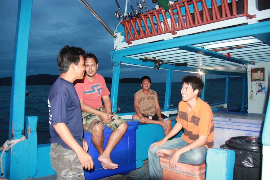 สนทนากันเรื่องอะไรไม่รู้ :laughing: :laughing: