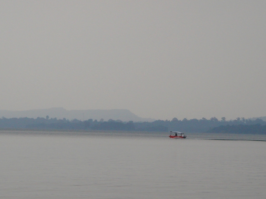 สวัสดีน้าท่านนี้ด้วยนะครับ...ขอทักทายผ่านเวปเลยนะครับ..

.เรือน้าเค้าสวยจริงๆ...เห็นแล้วอยากถูกหวย