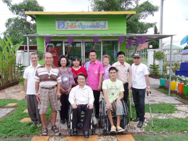 คณะกรรมการ ชมรม และท่านนายกฯ  :cheer: