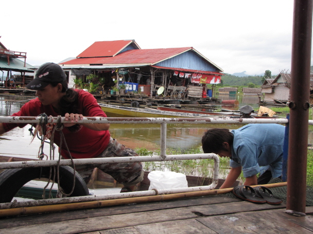 ขนของลงเรือคับคืนนี้ไปนอนข้างบนกัน