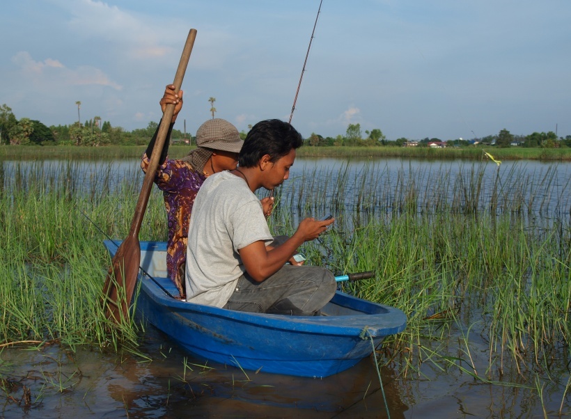 ต้องเอาเรือรบ ออกล่าถึงจะได้ตัวครับ เดินตีไม่ไหวกว้างมากๆ

 :grin: