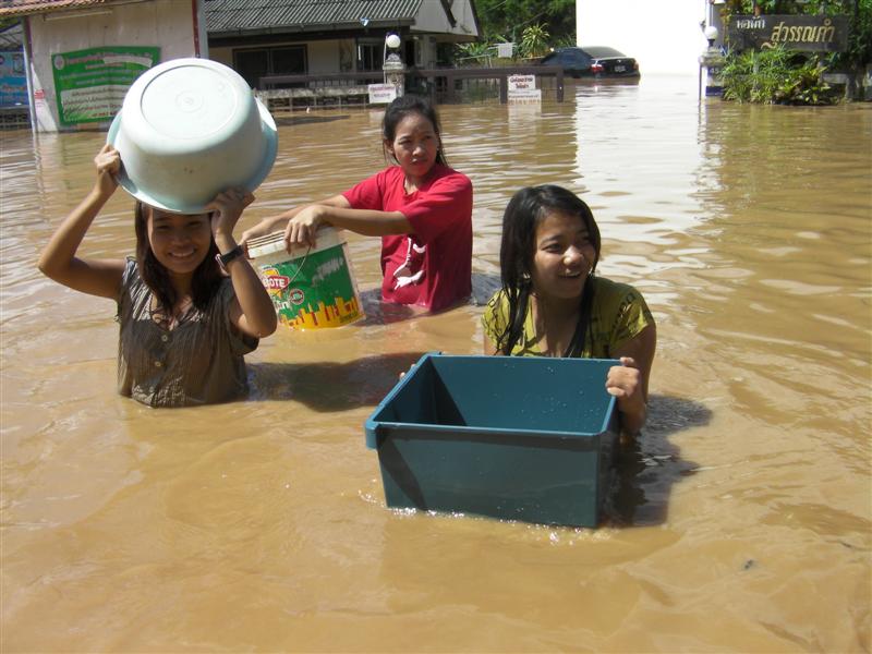 พาไปขับเรือกลางเมืองเชียงใหม่