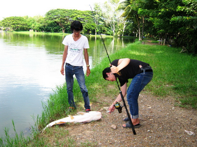  [b][center]:love: :love:ท้ายนี้ ขอให้น้าๆ ทุกท่านมีสุขภาพร่างการแข็งแรง และมีความสุขกับการตกปลาที่ท