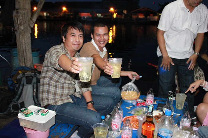 ดื่ม