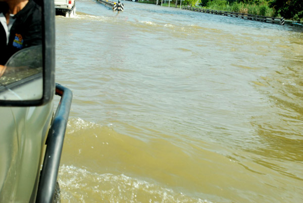 ปริมาณน้ำมากจริงๆ............................
----------------------------------------