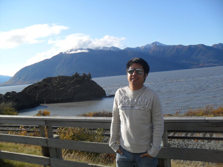 ขอสักรูป  ระหว่างทางไปเมือง seward ครับ ปรรณยากาศน่าตกมากๆ