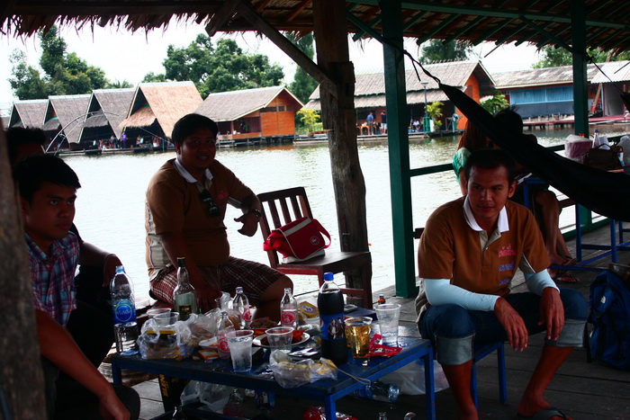 ซ้อมหนักจนหน้าเน้อตัวแดงกันหมด
