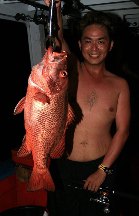 ปลากะคนใครแดงกว่านิ 5555  :laughing: