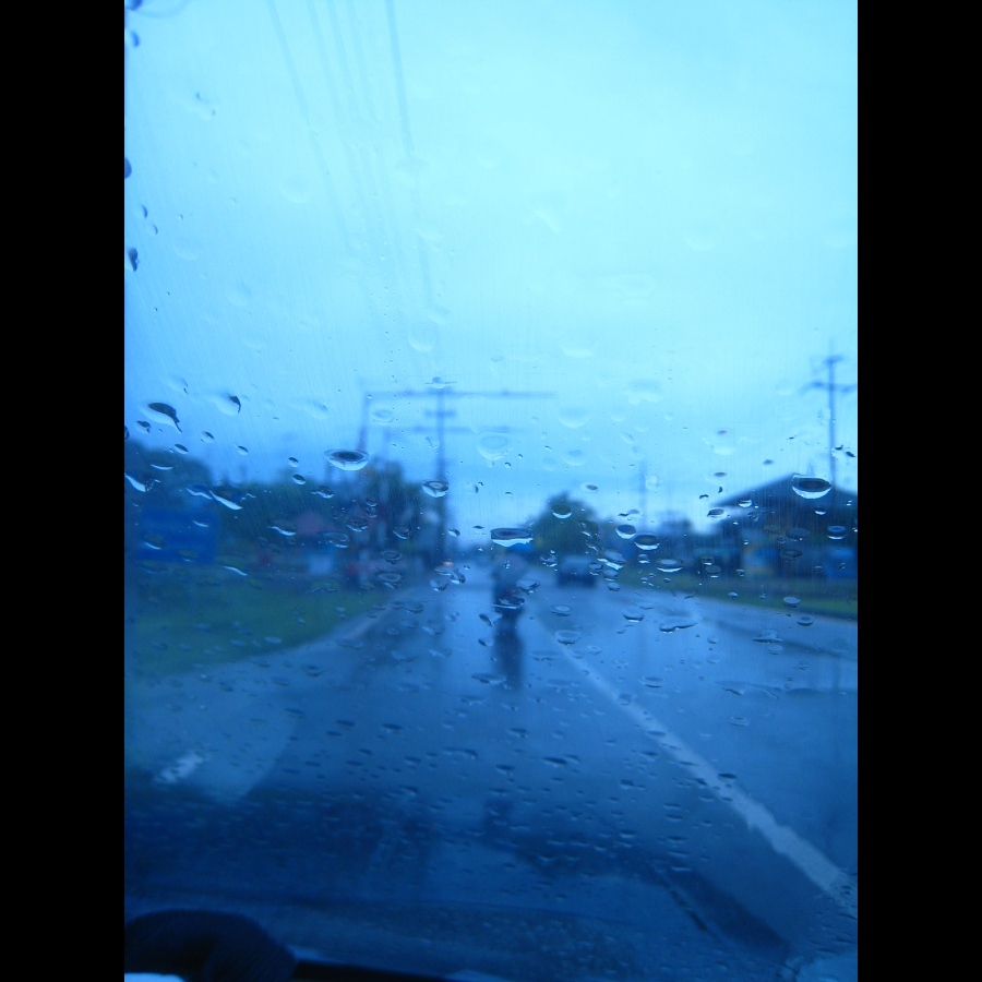 ...เห็นฝนเเล้ว อยากจะขับรถกลับบ้าน!!!!!!!!!!!!!!!!เล่นตกทั้งคืน...เช้าเเล้วยังไม่หยุดตกอีกหรือครับ..