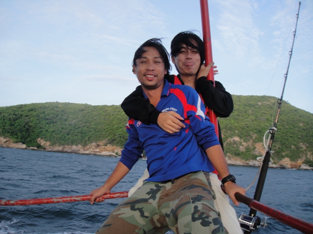 เช้าแล้วครับ ไม่มีไรเป็นชิ้นเป็นอัน
ถ่ายรูปแก้เซ็ง
 :laughing: :laughing: :laughing: :laughing: :l