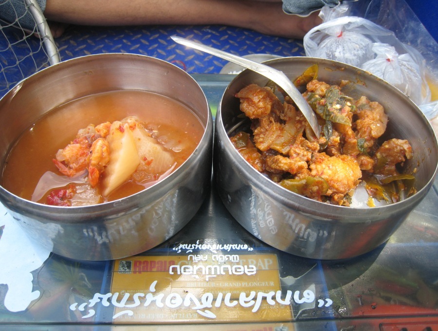 ...เอ้าๆๆๆๆๆๆมากินข้าวกันครับ...หิวตาลายหมดเเล้วครับ...เมนูง่ายๆๆๆ เเกงส้มกับผัดพริงคอหมู...
มาๆๆๆๆ