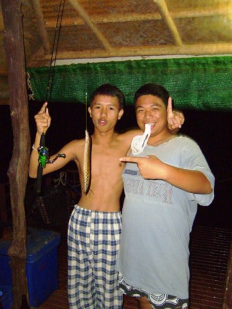 เพื่อนผมไอตัวนี้มันชอบลบหลู่ อะให้มันถ่ายชัด ๆ  :laughing: