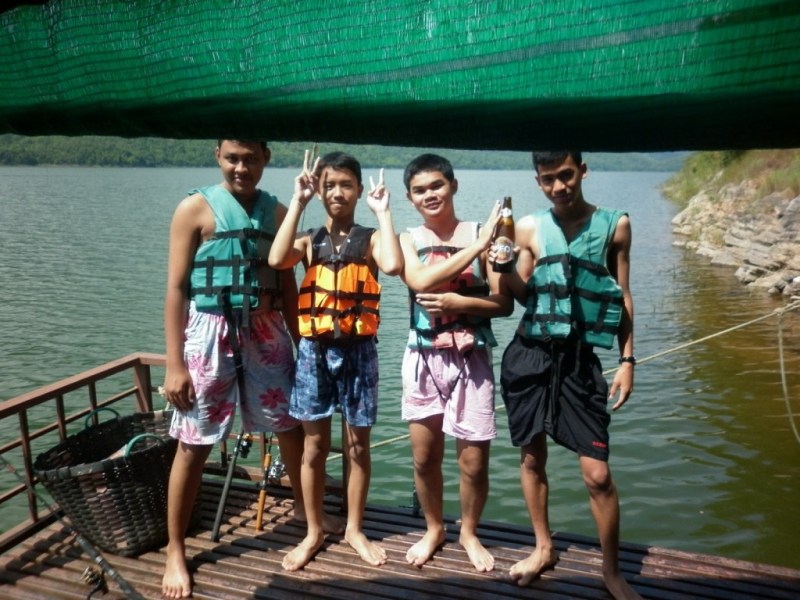 มาถึงนี่แล้วต้องเล่นน้ำสะหน่อยก่อนกลับ  :grin: