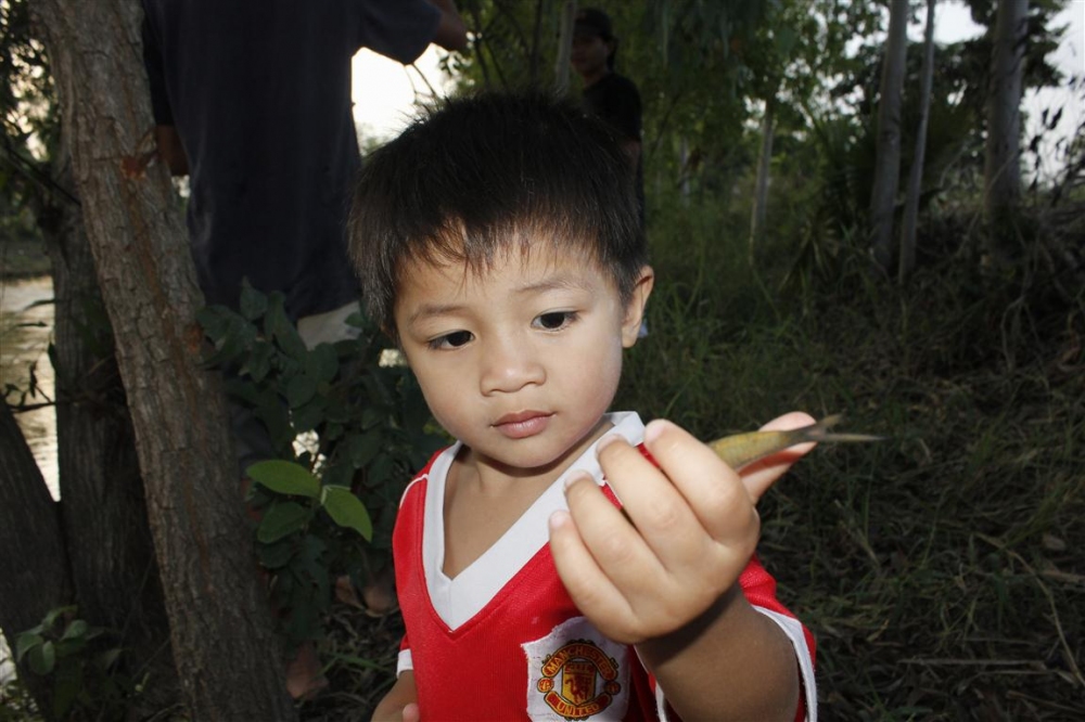 ตัวนี่ผมก้อตกได้ครับพ่อ.......

สงสัยจะตกได้ทุกตัวเลยมั้ง.......ใช่ป่ะคุณลูก