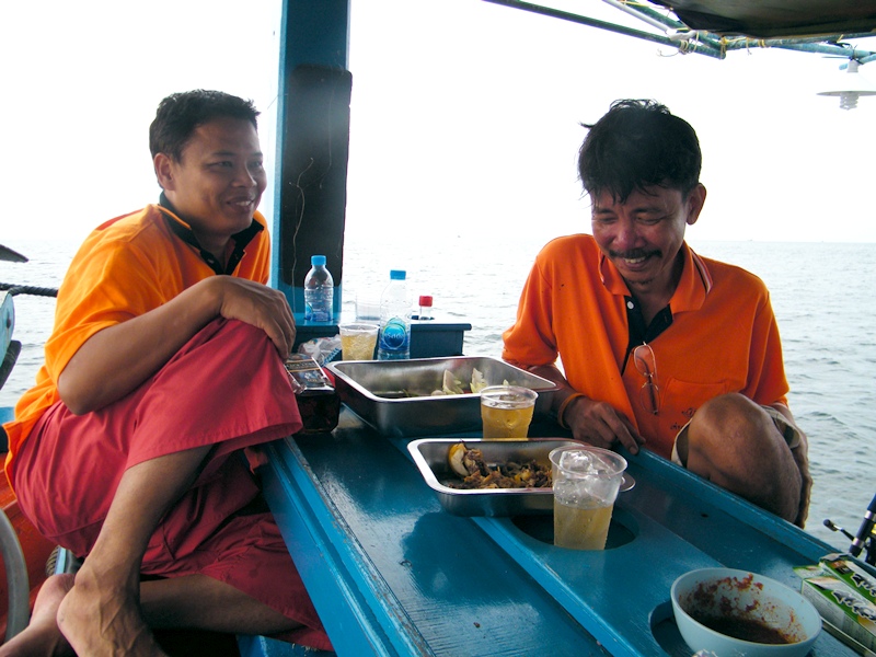 น้ำเช้าซ้าย backc  ขวาหงษ์...แปลงฟันกันครับ :laughing: :laughing: :laughing: :laughing: :laughing: :