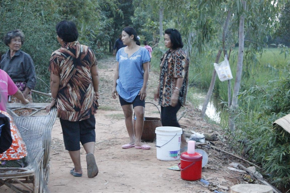เข้าแถวซื้อปลากัน.....แบบมีบัตรคิว

 :laughing: :laughing: :laughing: :laughing: :laughing: :laugh