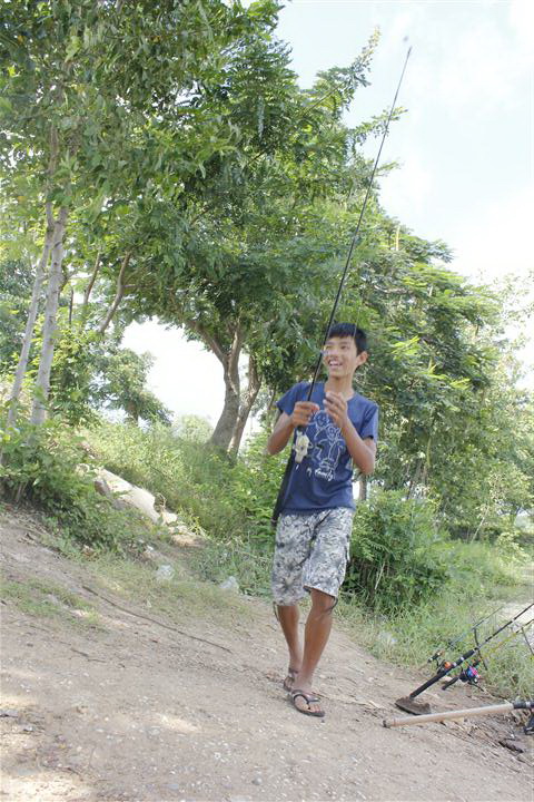 สนุกกันจังเลยน่ะ..........ยิ้มได้แล้วดิได้กินข้าว........ :smile: :smile: :smile: