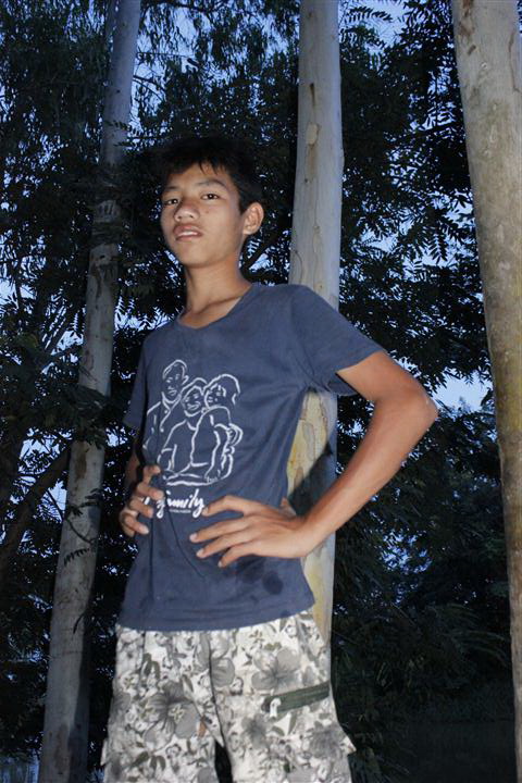 ผมหล่อมั้ยเพ่.......แม่มหล่อตายเลยมริง

 :laughing: :laughing: :laughing: :laughing: :laughing: :l