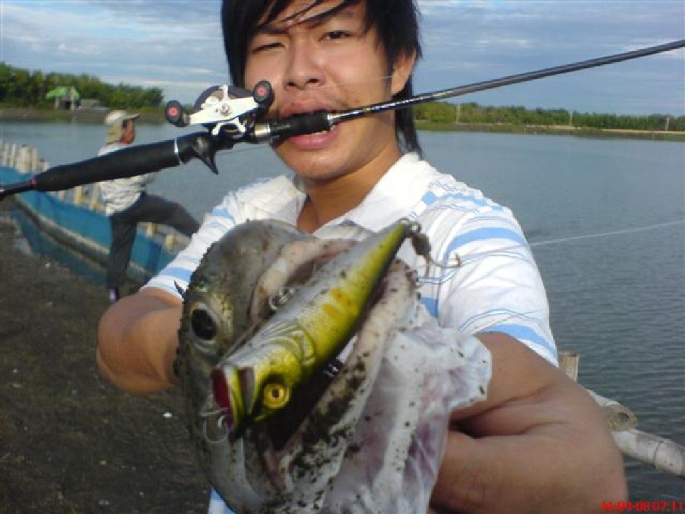 วันนั้น ตีอะไรไม่กินเลย



เลยจัดป็อบ ไตตั้น ลงไป ดูเอา  :spineyes: