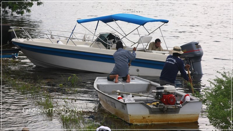พี่เอกเอาเรือลงก่อน  :grin: เรือขนาด 21ft วันนั้นบรรทุกไปเยอะมาก