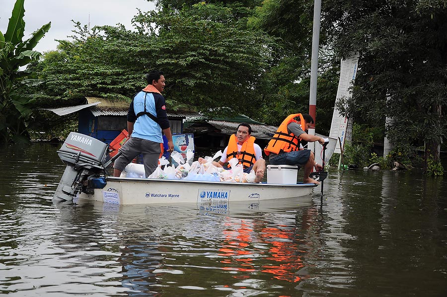 ป๊าดดดดดด.......เพื่อนตุ๋ย สามย่านมาจากระยองเลยเหรอเนี่ย สุดยอดจริงๆเลยเพื่อนร๊ากกกกกกกกกก :grin: :g