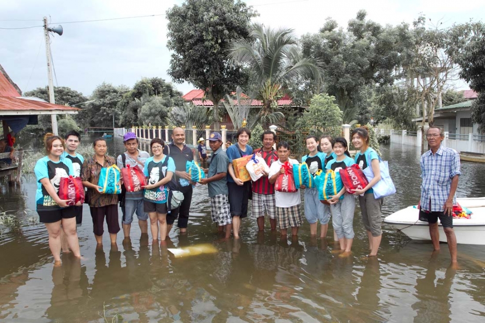 สุดท้ายนี้..ภาพทั้งหมดที่ได้เผยแพร่ข้าพเจ้าเป็นคนถ่ายภาพโดยที่ไม่เคยรู้จักกับ..ครูพี่แนน..มาก่อนสาเห