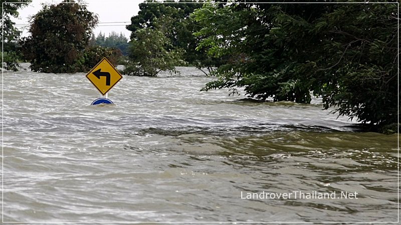 ดีนะยังมีป้ายบอกทาง 