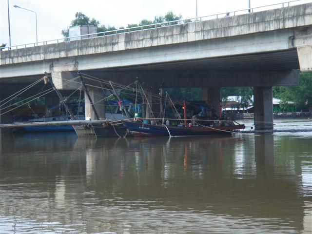 เรือช่วยดันน้ำ :smile: :smile: