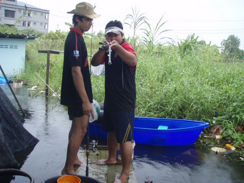 ลุยมันกลาง ฝนหนักๆ นี่แหละ 555555....เด็ฏๆ ผมก็ เล่น แบบนี้ ล่ะคับ 5555 :laughing: :laughing: :laugh