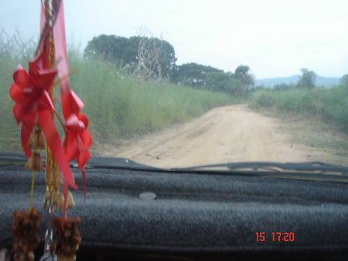 ทางเข้ารถเล็กอาจเข้าลำบาก ถ้าฝนตก  :grin: :grin: :grin: 