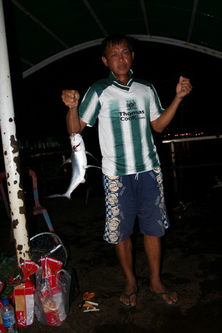 

                          เทพาน้อย  ปล่อยเลย ครับ  ตัวนี้   :flag: :flag: :flag: :flag: :flag: