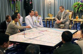  [b]น้ำขึ้น ให้รีบบอก ขอแชร์เพื่อเป็นขวัญและกำลังใจให้กับทุกๆ คนค่ะ "... พระเจ้าอยู่หัวท่านสอนว่า 