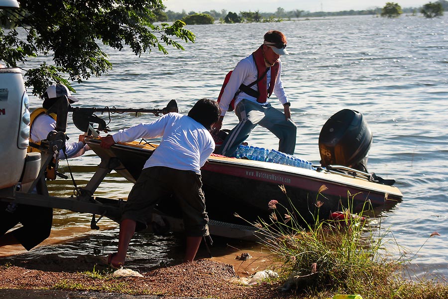เอาเรือลงได้ไวเพราะแต่ล่ะคนรู้งานเรื่องเรือกันหมดแล้ว :grin: