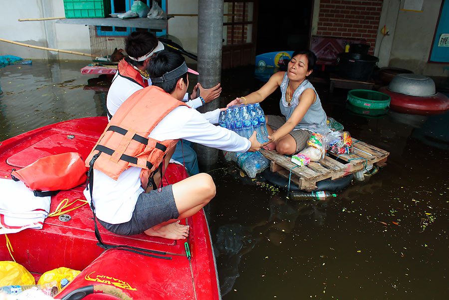 พยายามแจกให้ทั่วถึงให้หมดเลย :grin: