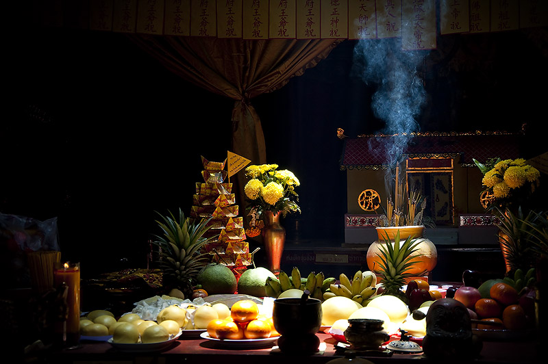 เดินเข้าไปไหว้พระด้านในพบแสงส่องลงมาจากช่องหลังคาเลยต้องกดมาสักภาพ  :smile: :smile: