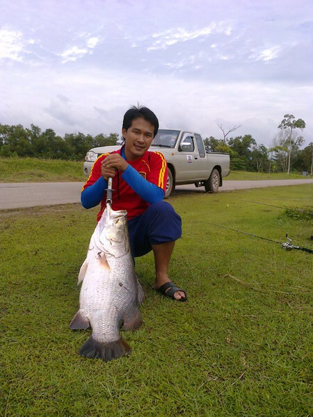 จัดให้น้าเก๋หน่อยครับ พ่อเด็กช้อนปลา 55555 ส่วนผม ช่างถ่ายรูป 55555  :cheer: :cheer: