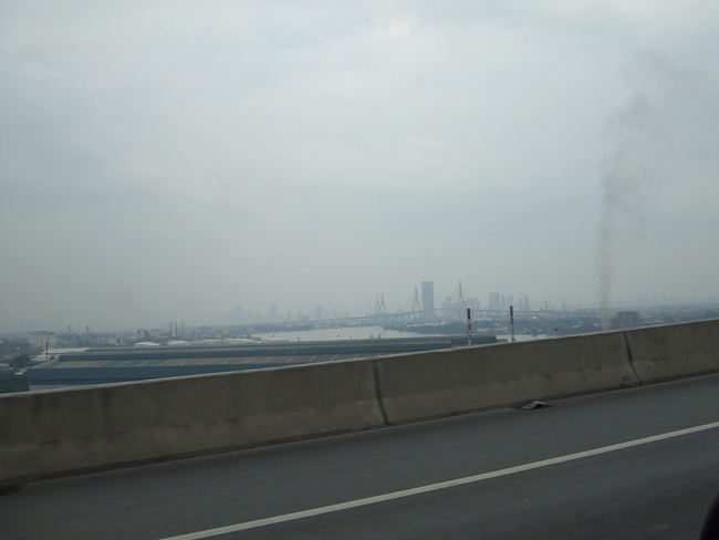 สภาพอากาศเมืองกรุง มวลหมู่มลพิษ ดูแล้วชวนหม่นหมอง